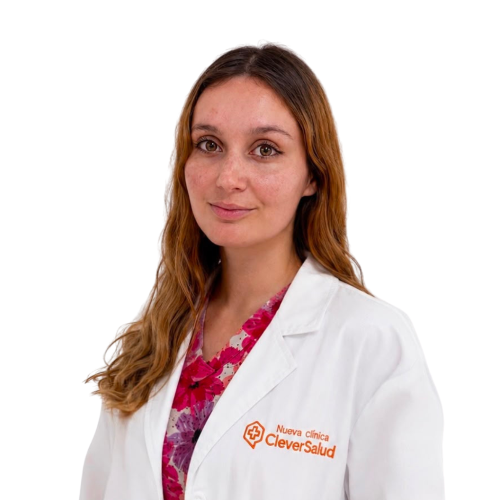 Portrait of a female doctor wearing a white coat with the CleverSalud logo, looking at the camera.
